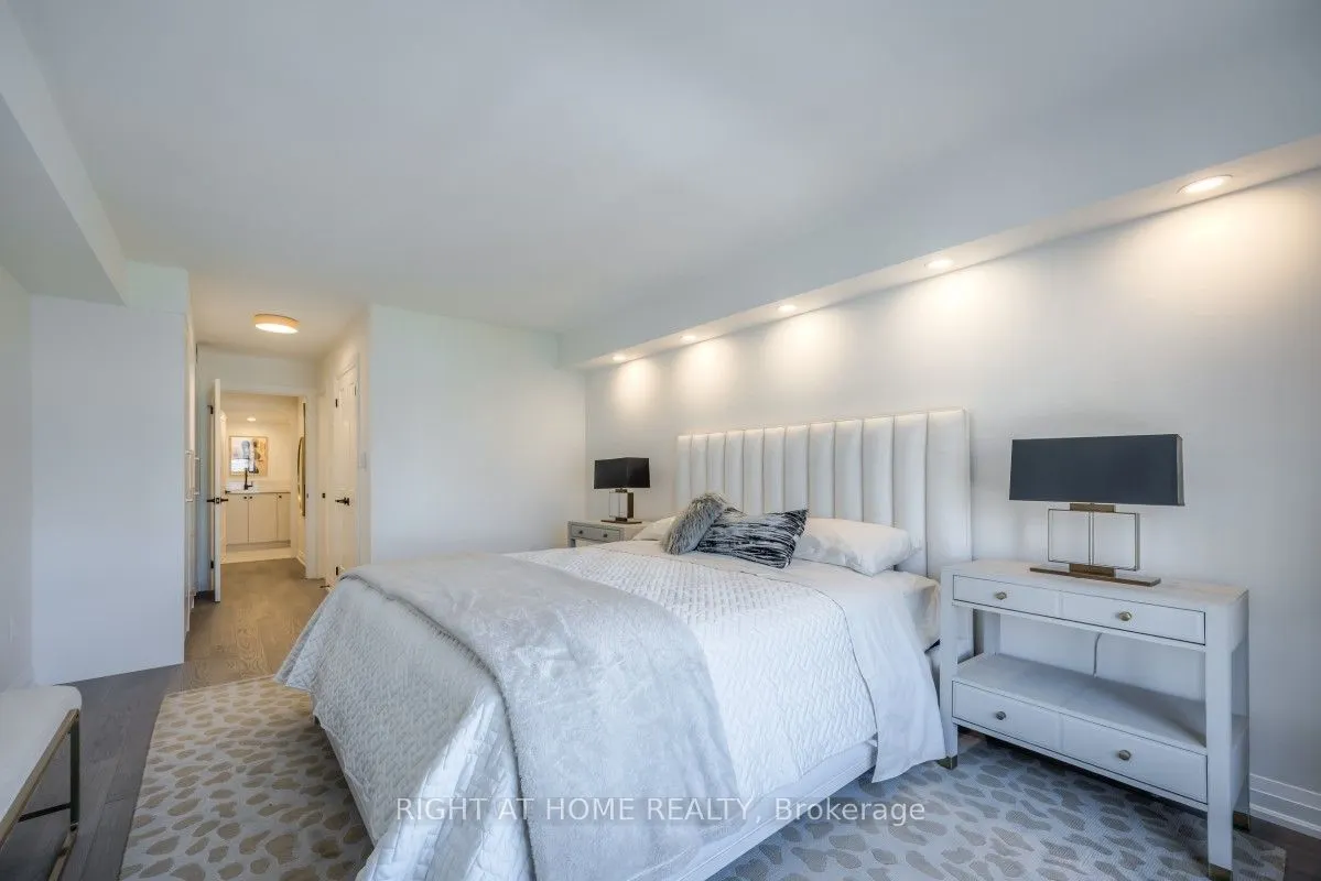 5444 Yonge Street, #1810