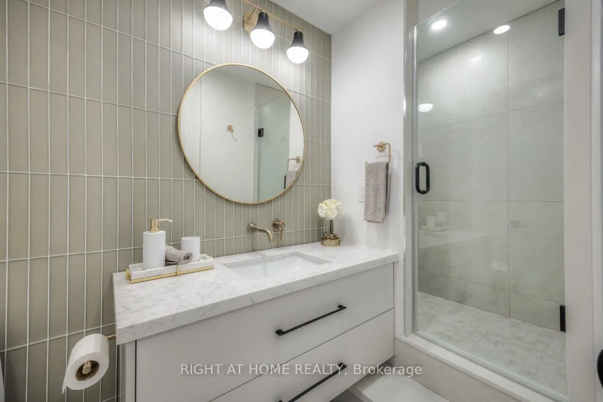 5444 Yonge Street #1810