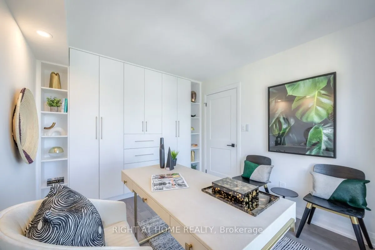 5444 Yonge Street, #1810