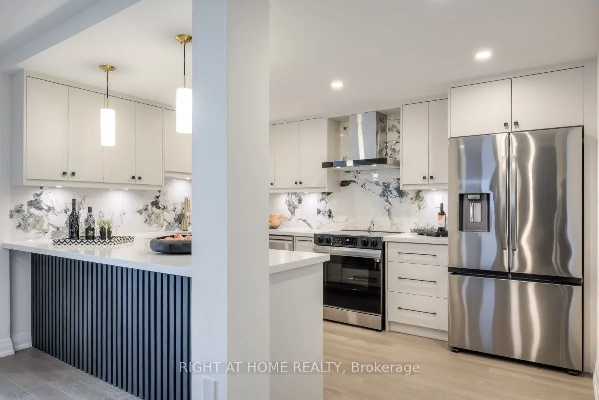 5444 Yonge Street, #1810