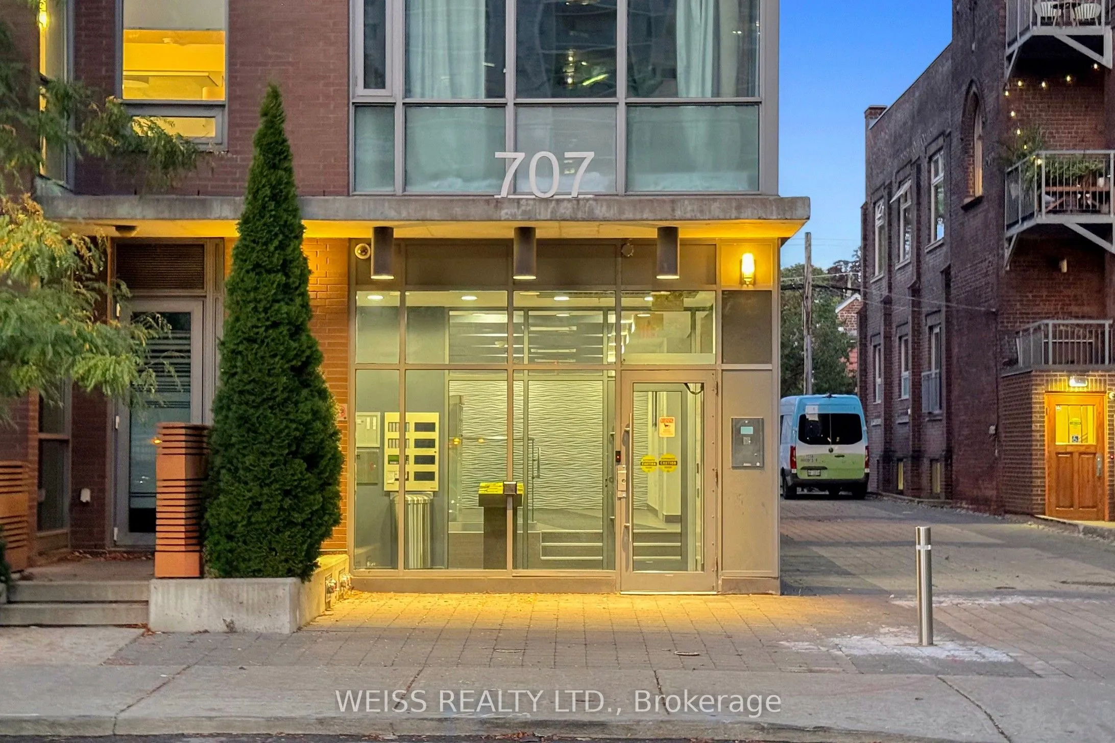 707 Dovercourt Road, #215