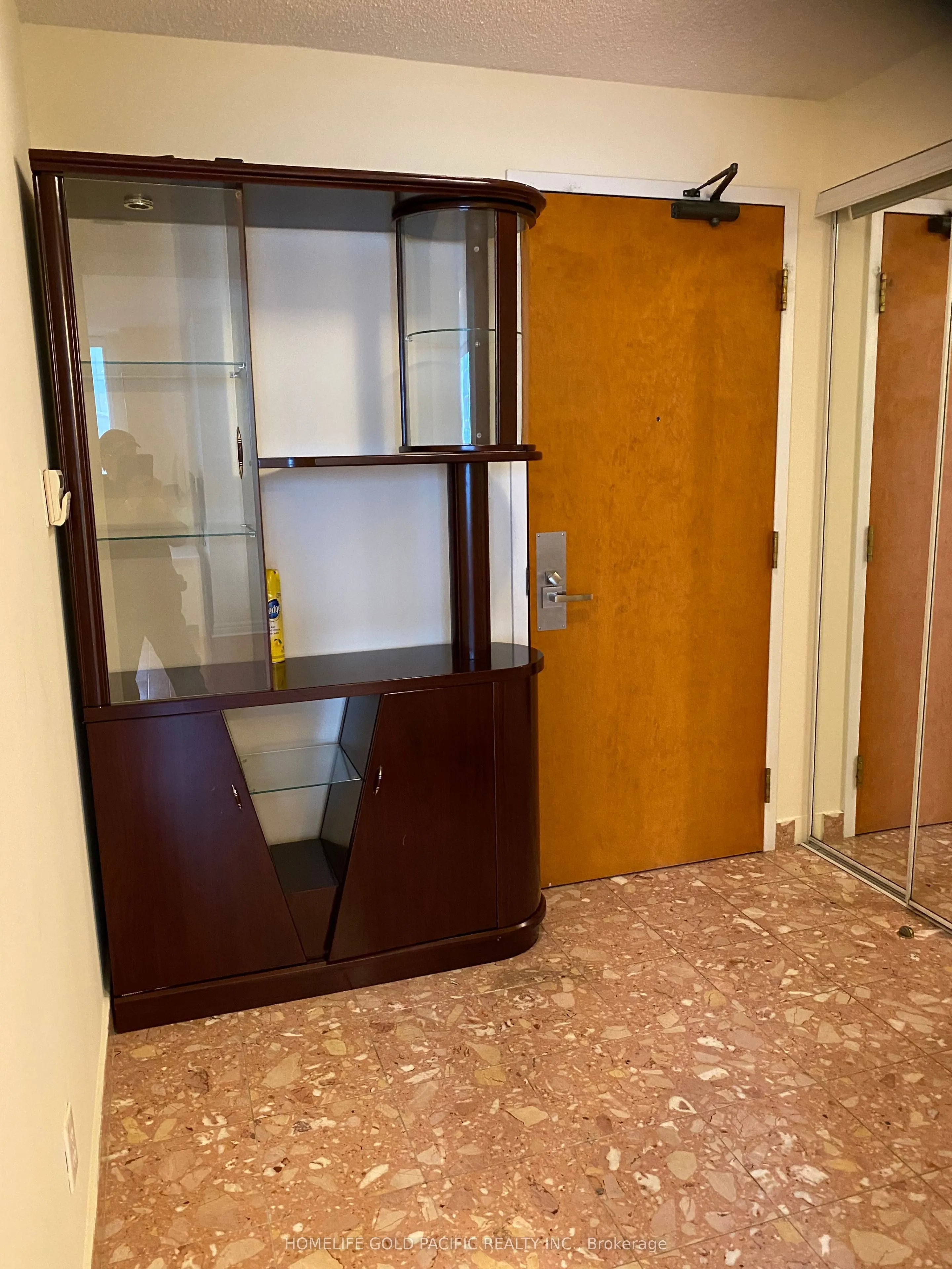 256 Doris Avenue, #1002