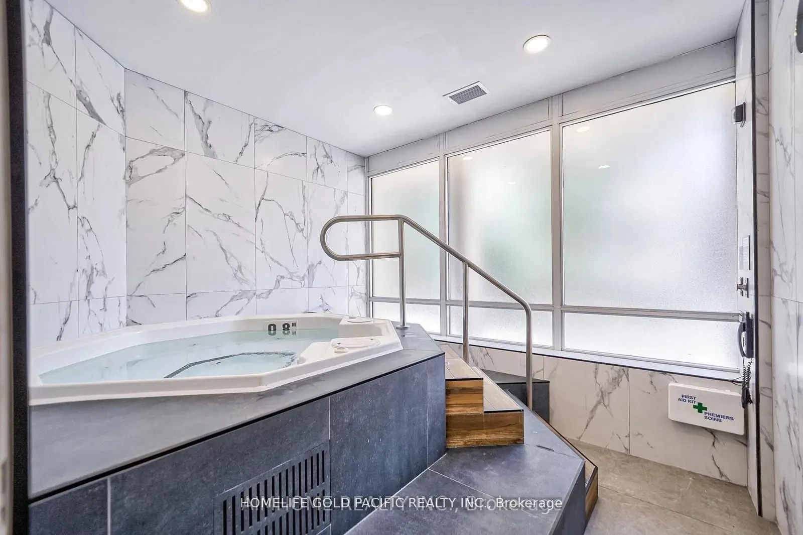 256 Doris Avenue, #1002