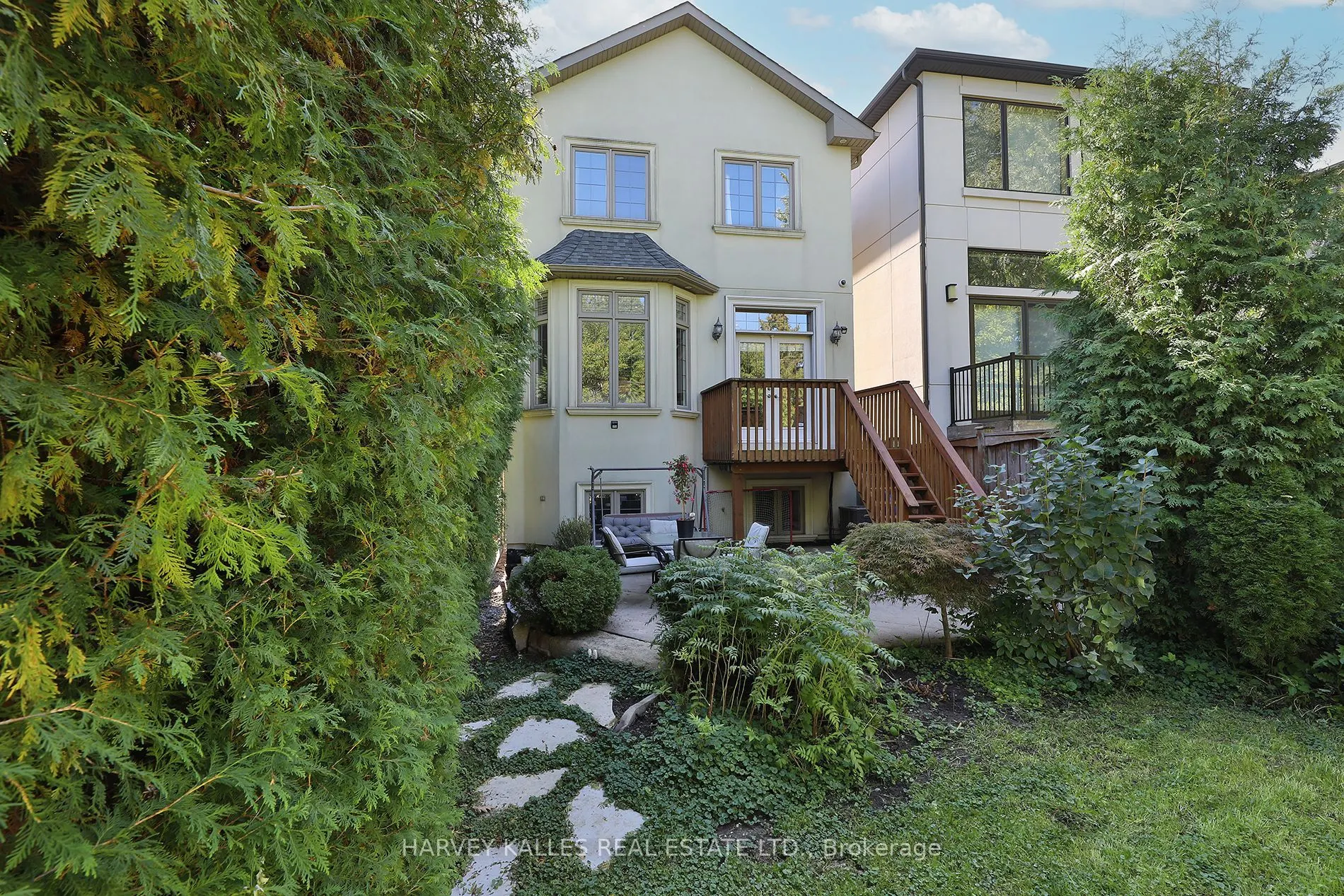 370 Douglas Avenue
