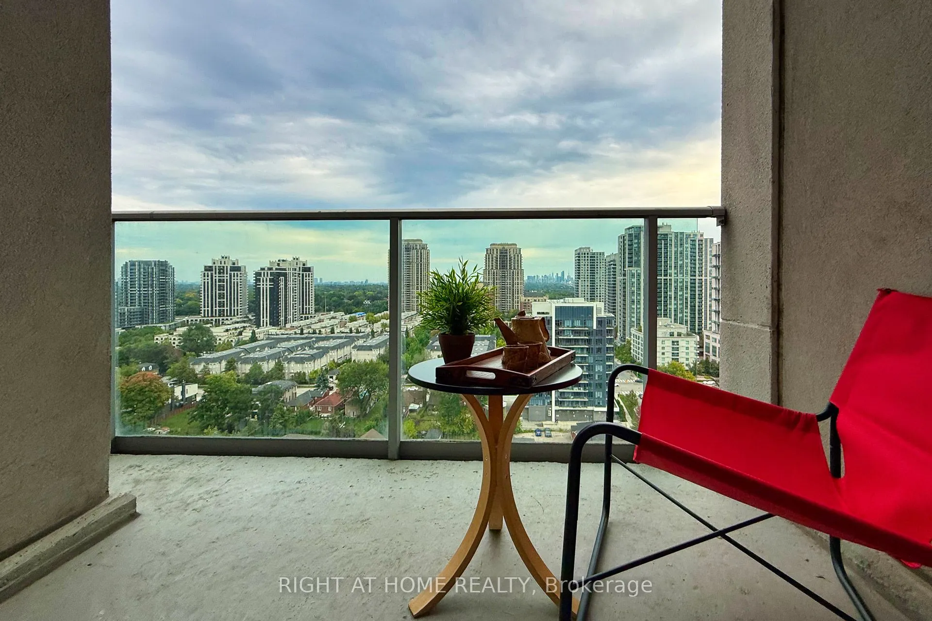 31 Bales Avenue, #2216