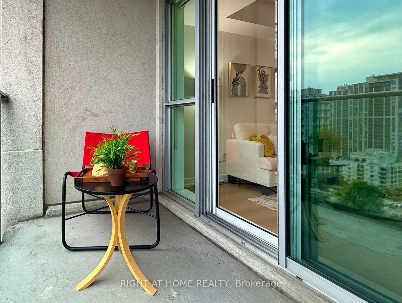 31 Bales Avenue, #2216