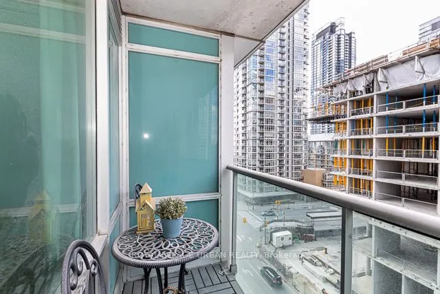 81 Navy Wharf Court, #907