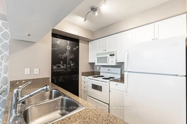 81 Navy Wharf Court, #907