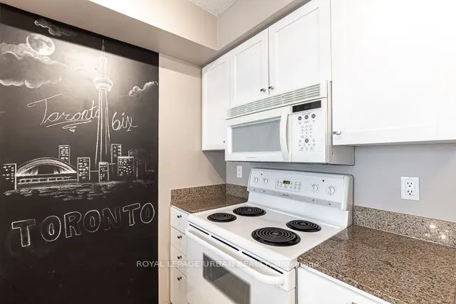 81 Navy Wharf Court, #907