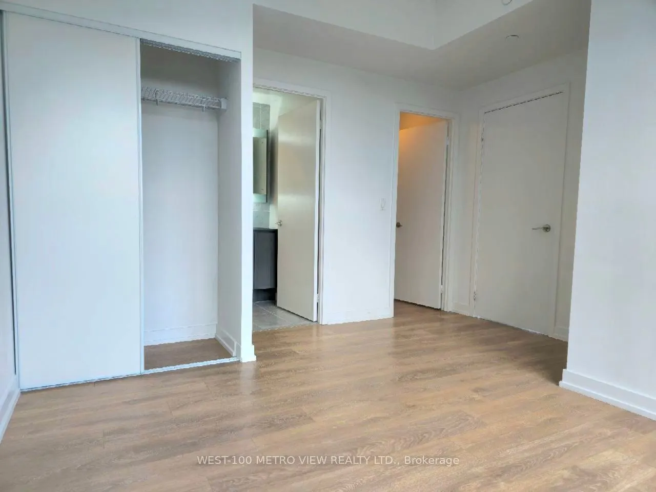 115 Mcmahon Drive, #2010