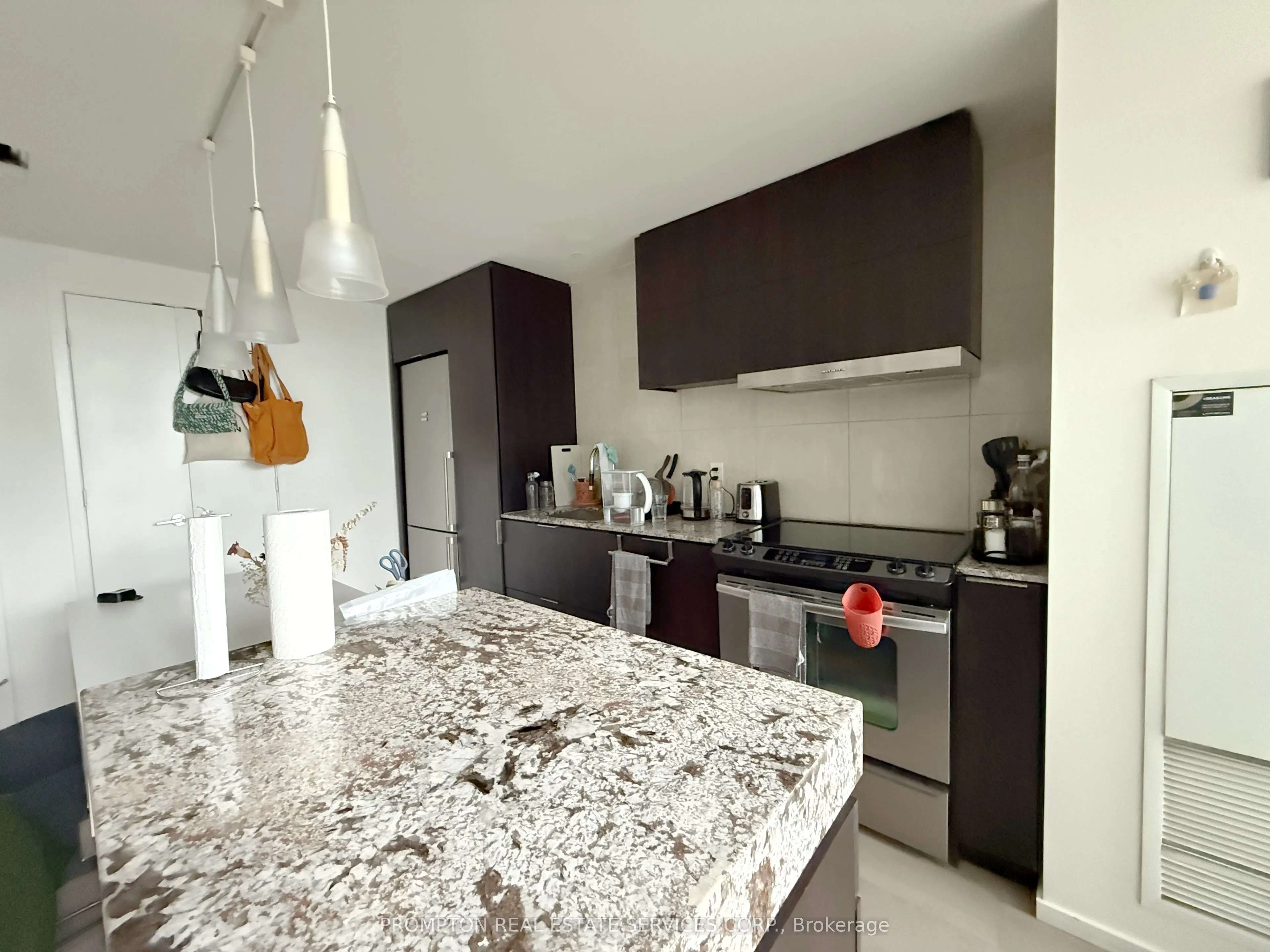 101 Charles Street E, #809