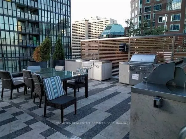 101 Charles Street E, #809