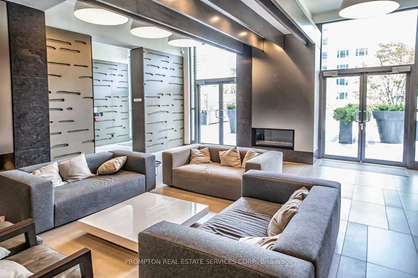 101 Charles Street E, #809