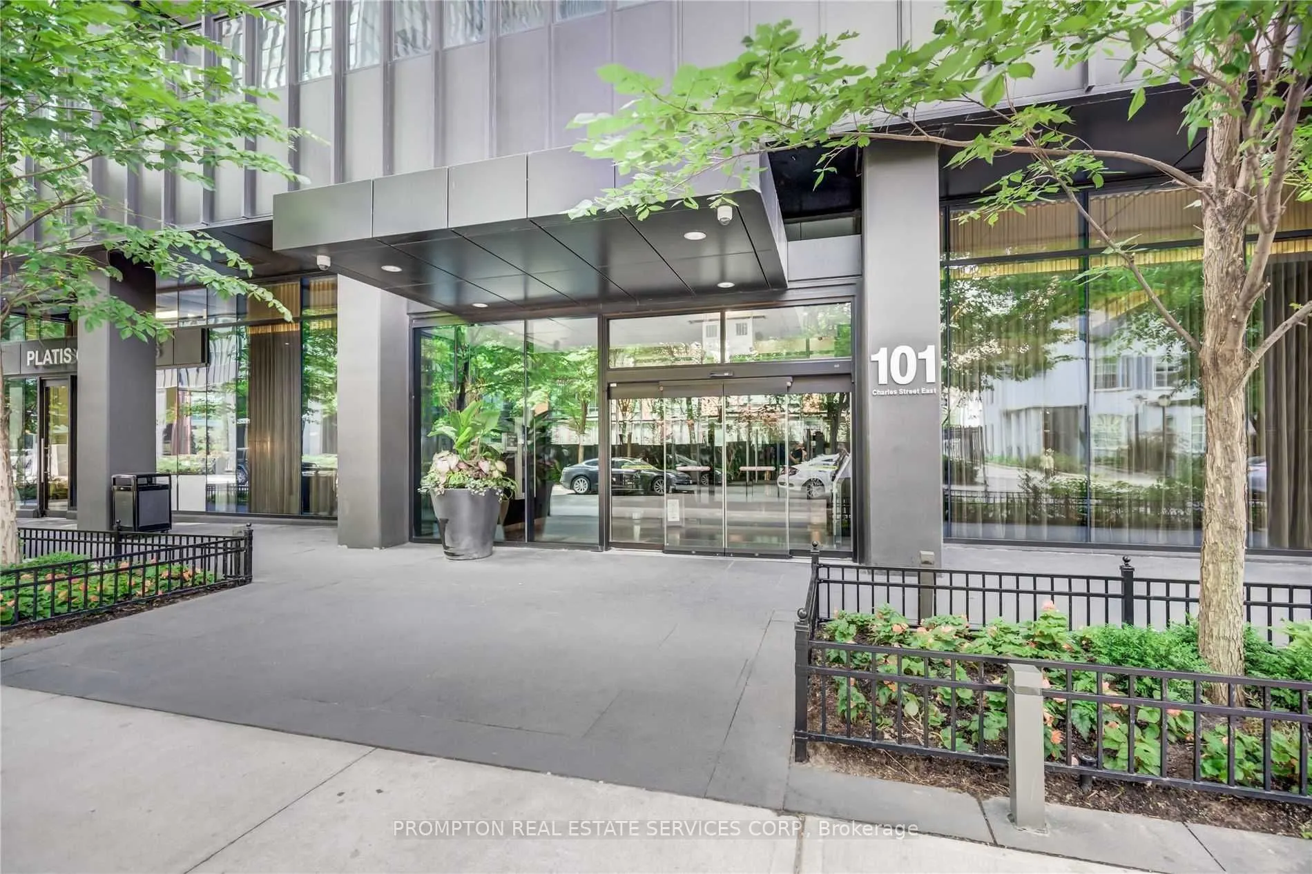 101 Charles Street E, #809