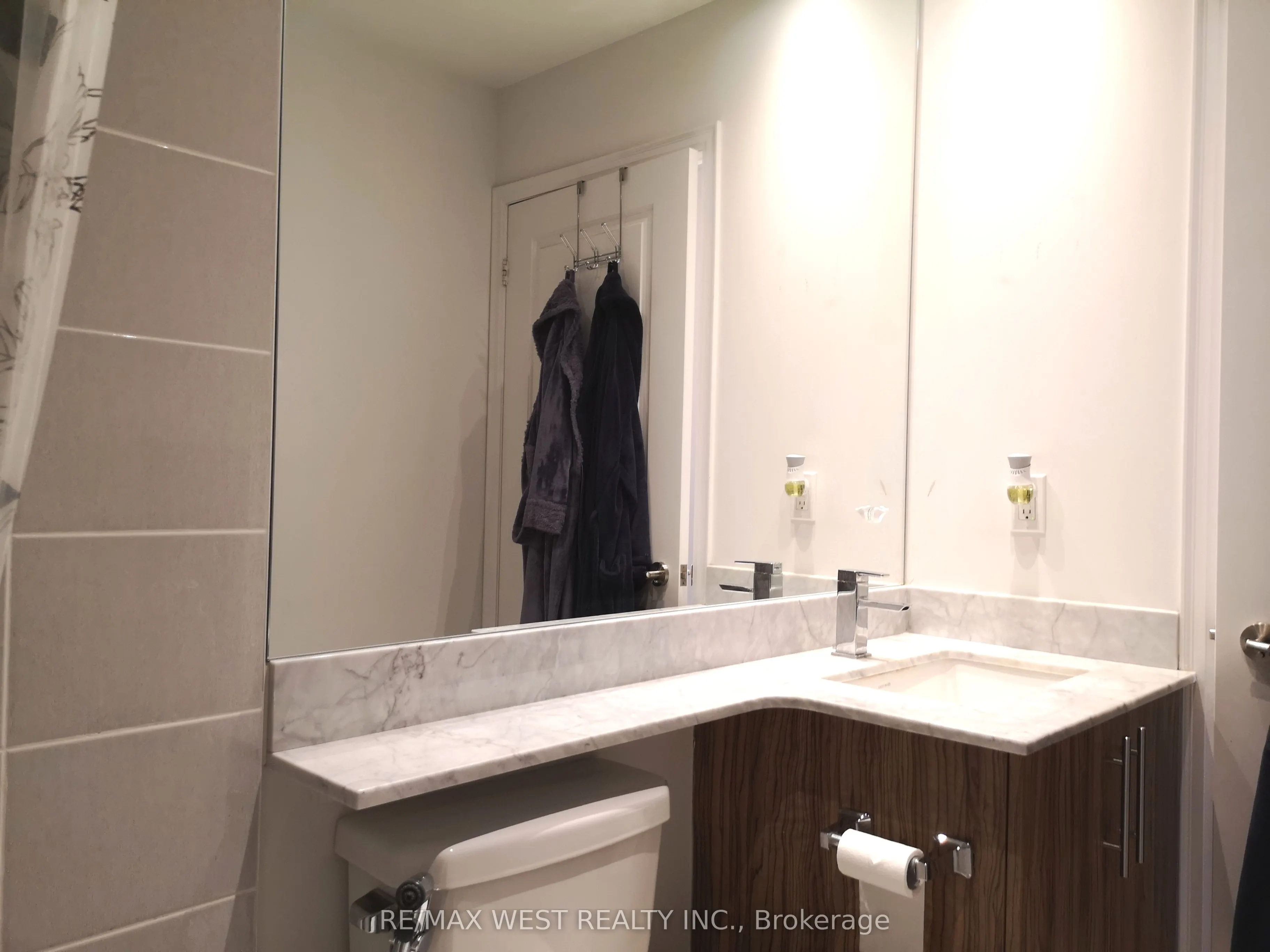 75 East Liberty Street, #1718
