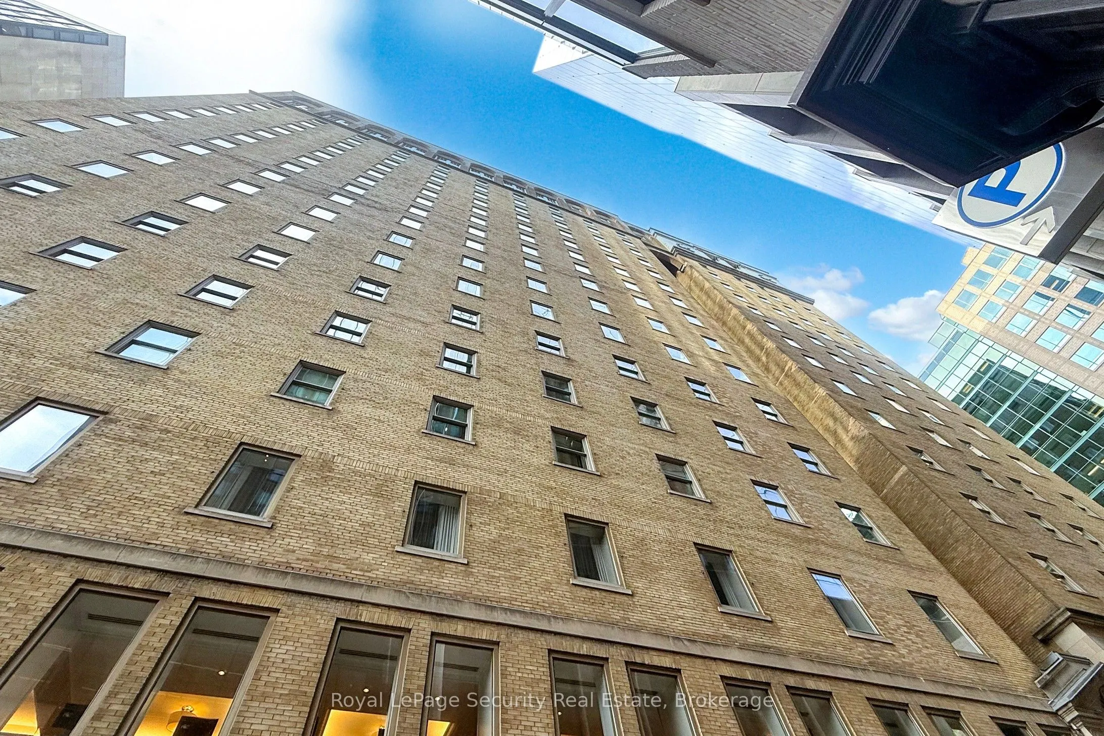 22 Leader Lane, #323