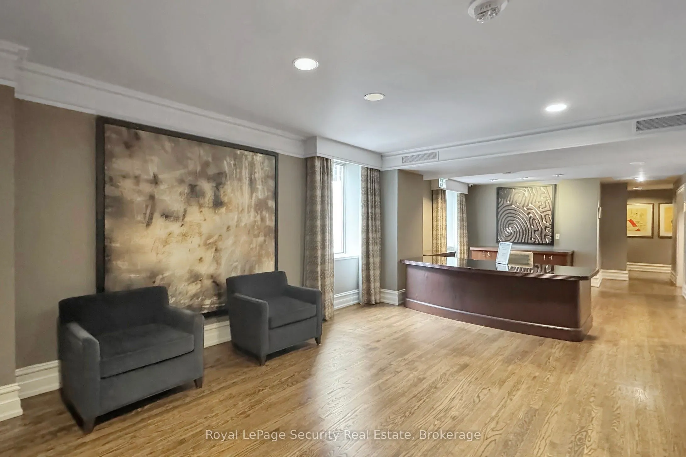 22 Leader Lane, #323