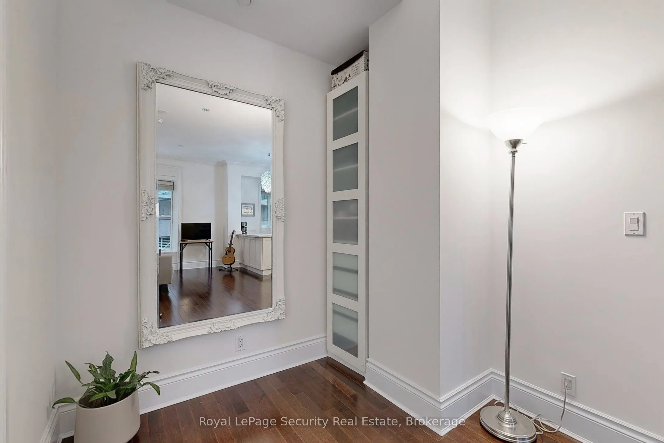 22 Leader Lane, #323