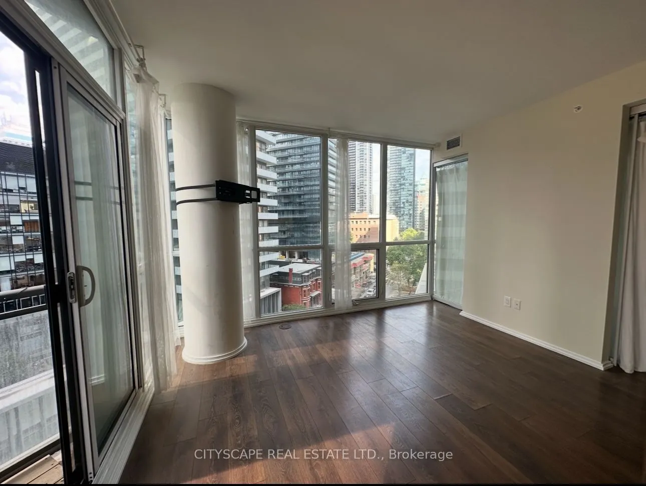45 Charles Street E, #909
