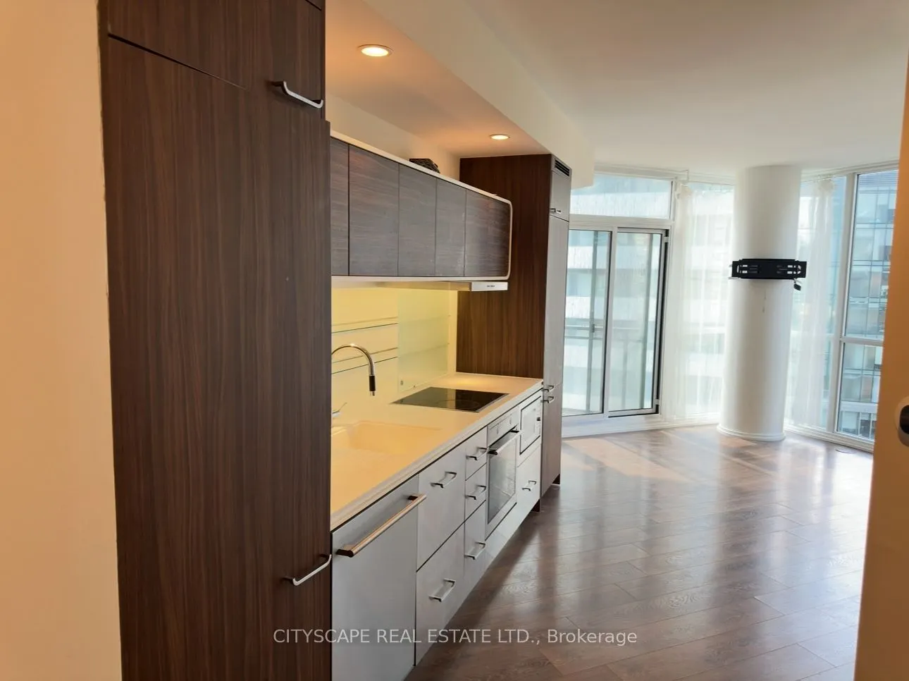 45 Charles Street E, #909