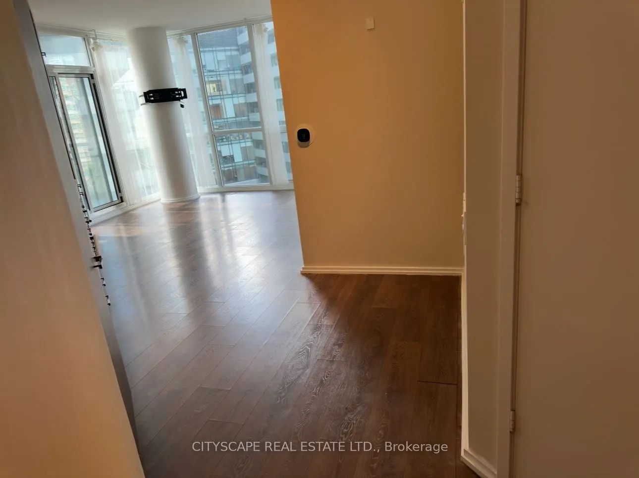 45 Charles Street E, #909