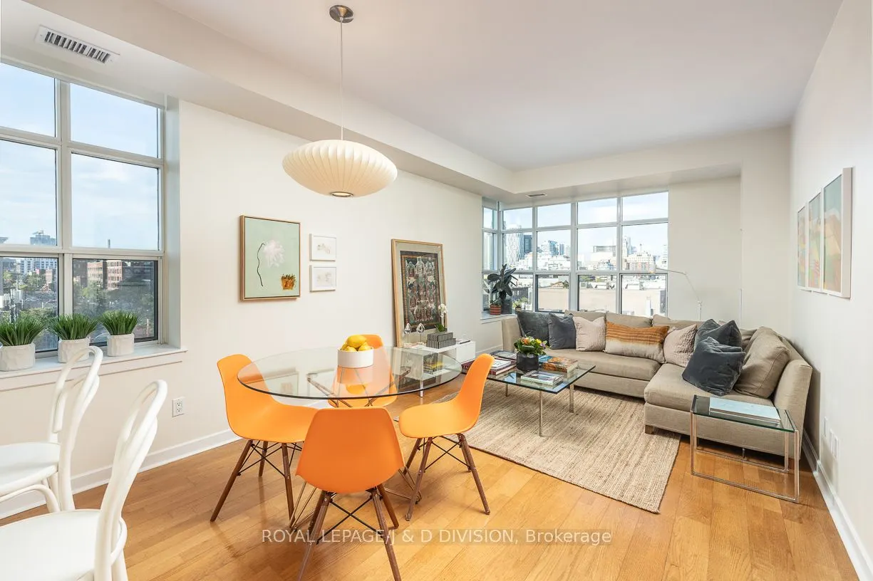 438 Richmond Street W, #610