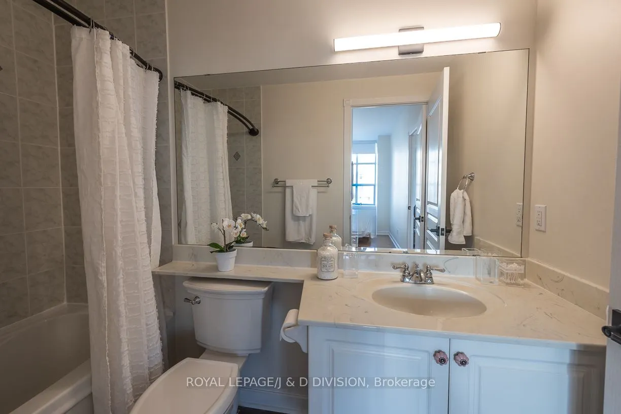 438 Richmond Street W, #610