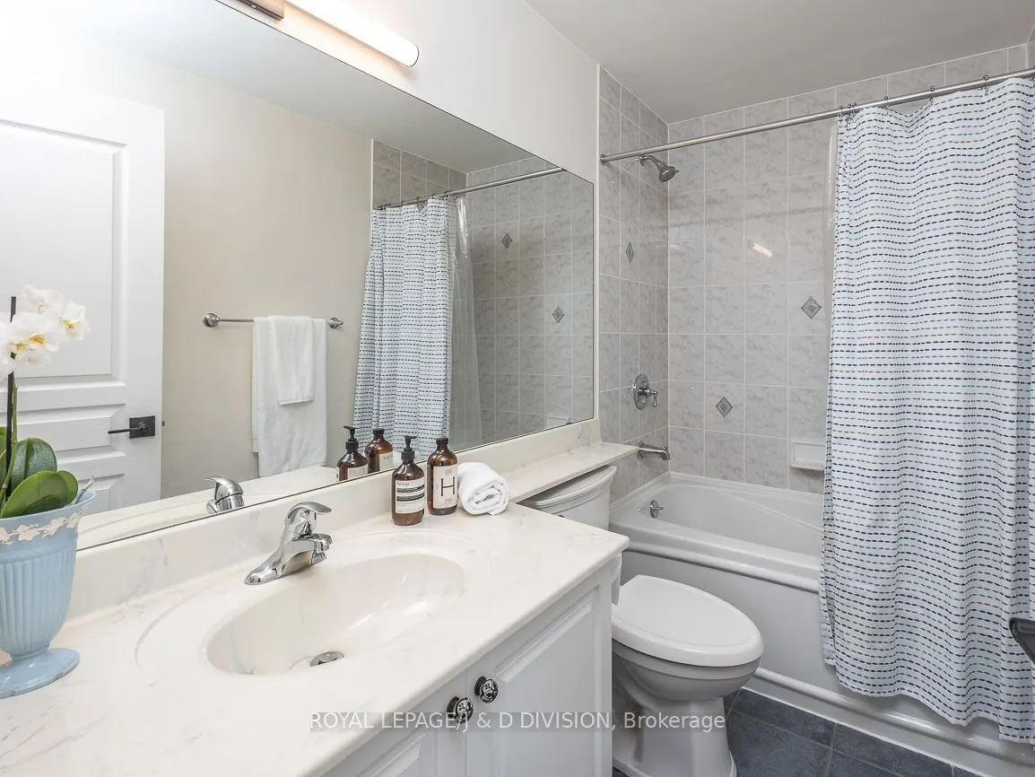 438 Richmond Street W, #610