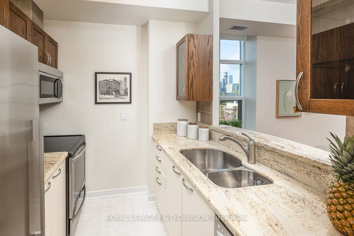 438 Richmond Street W, #610