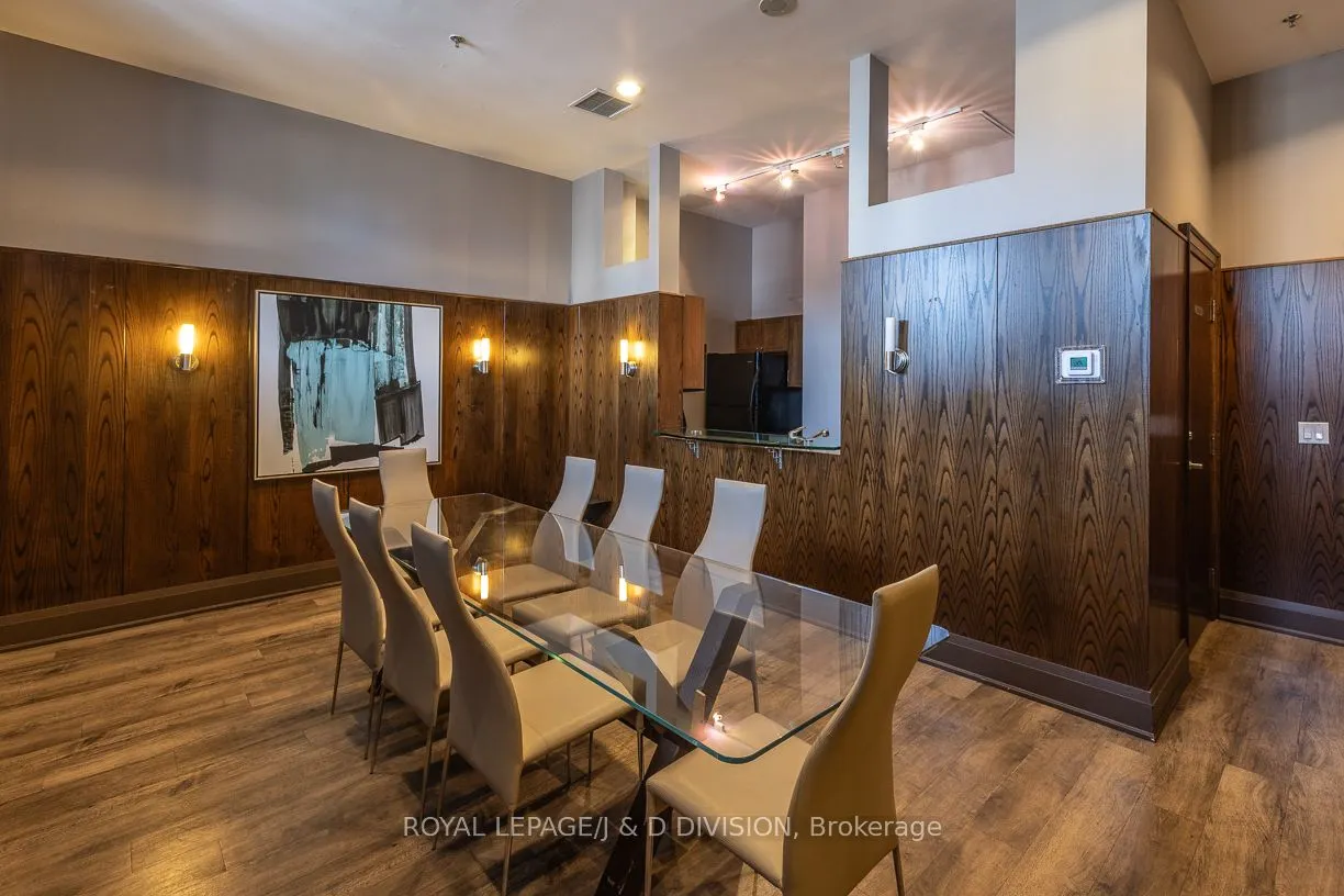 438 Richmond Street W, #610