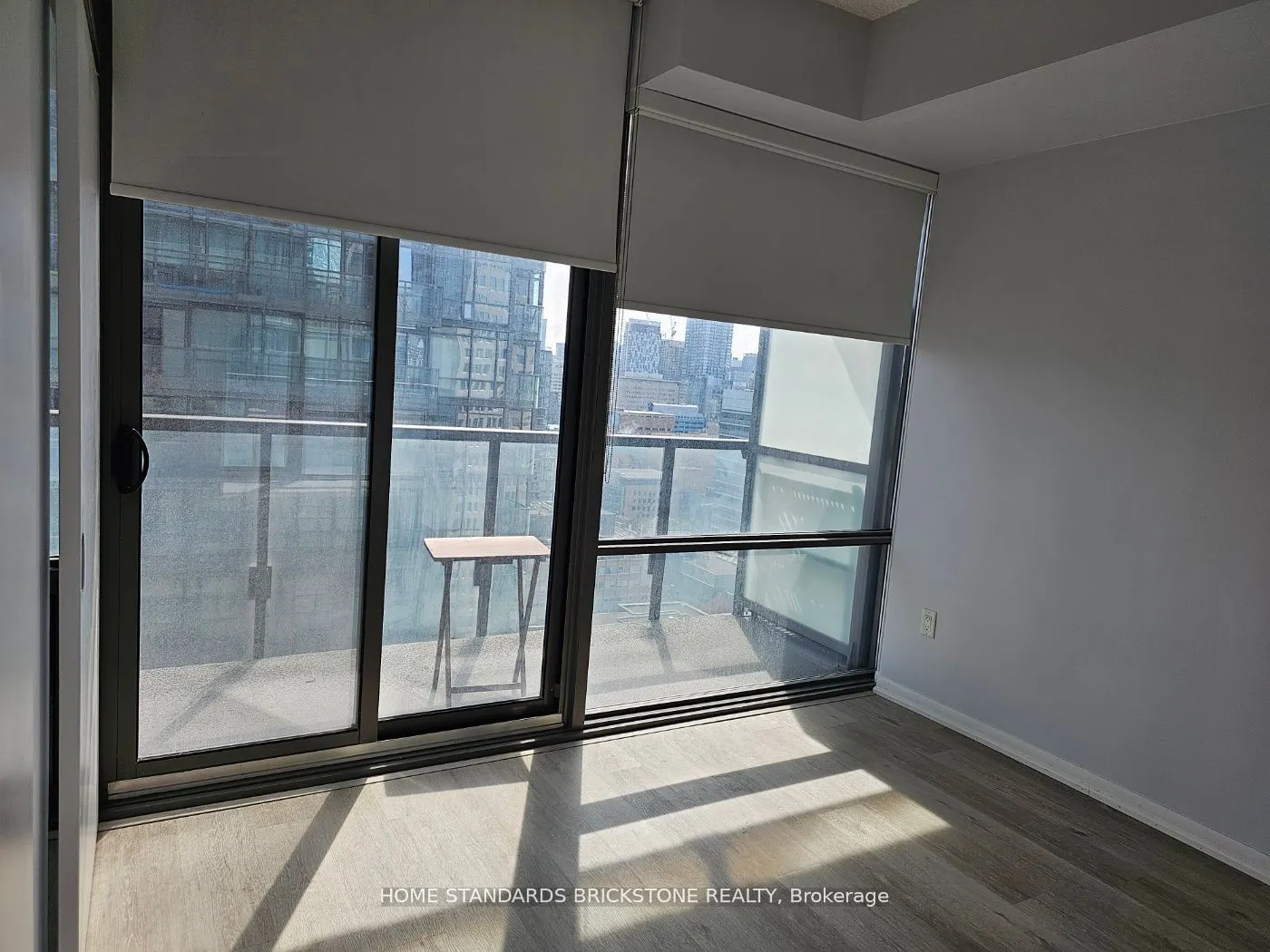 37 Grosvenor Street, #2510