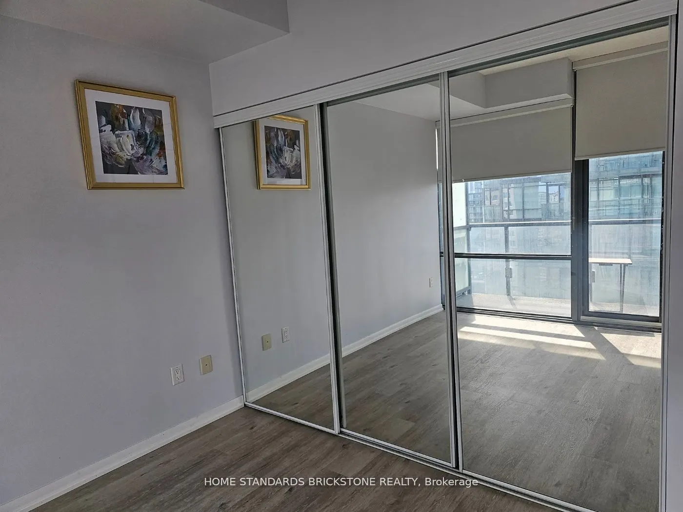37 Grosvenor Street, #2510