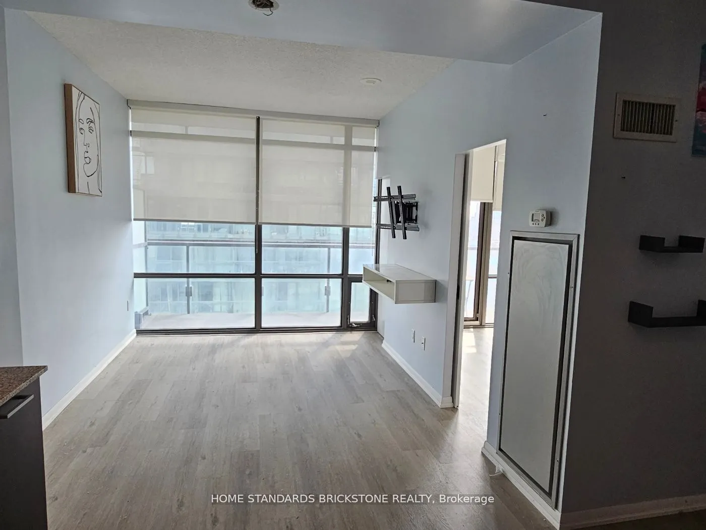 37 Grosvenor Street, #2510