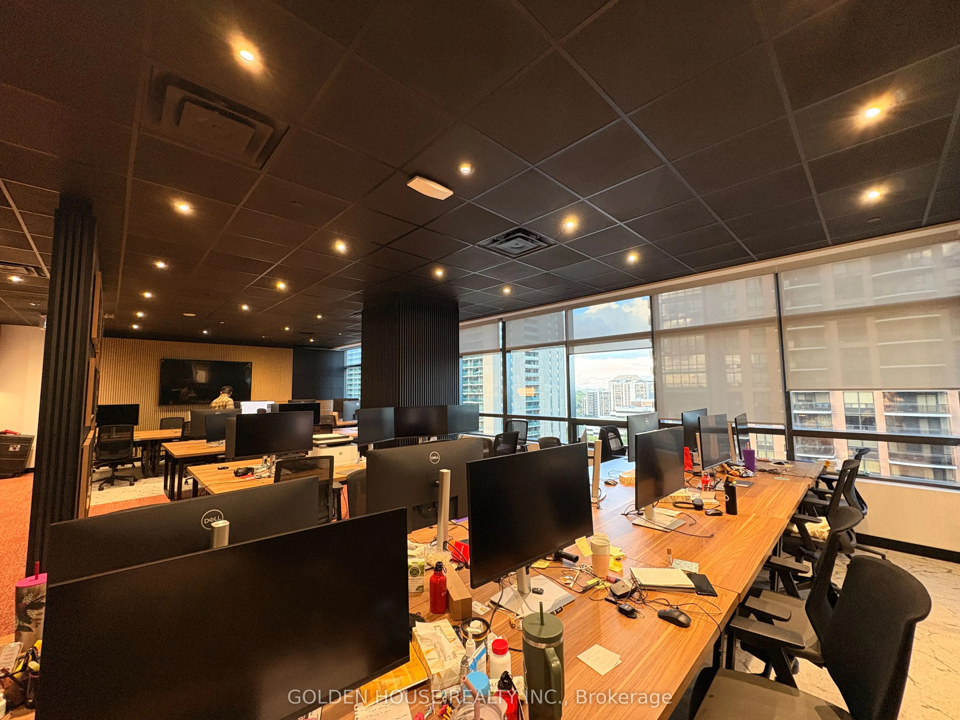 4789 Yonge Street, #904-905