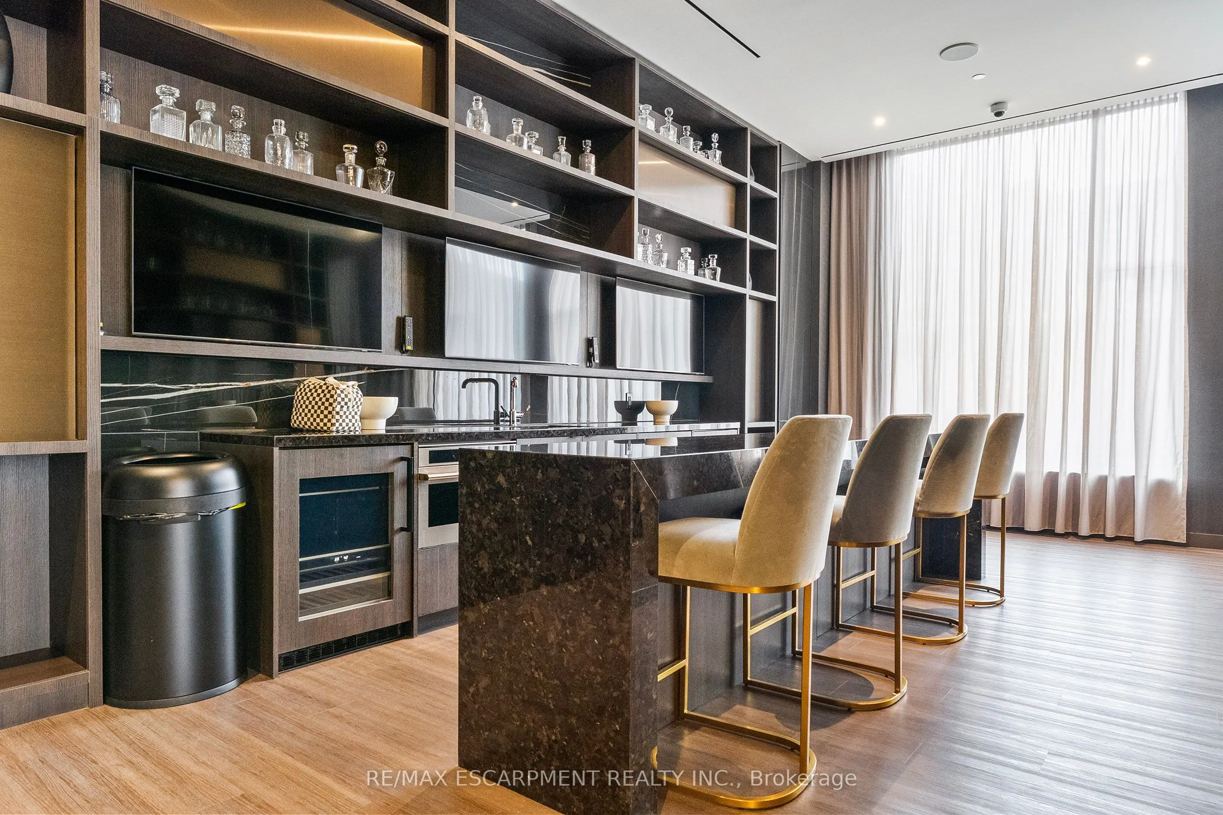 11 Yorkville Avenue, #2113