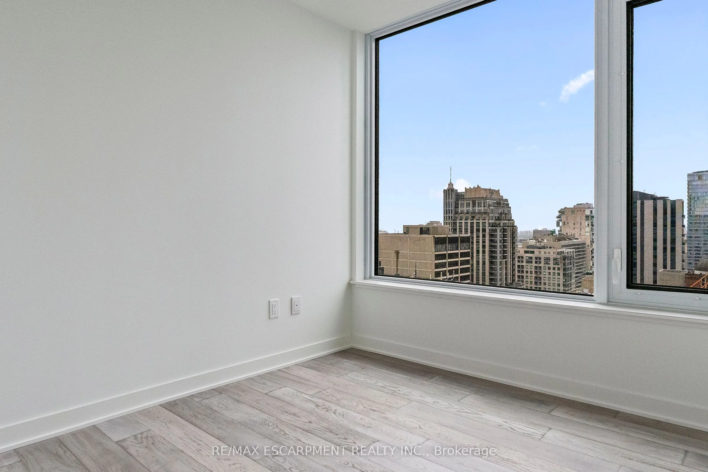 11 Yorkville Avenue, #2113