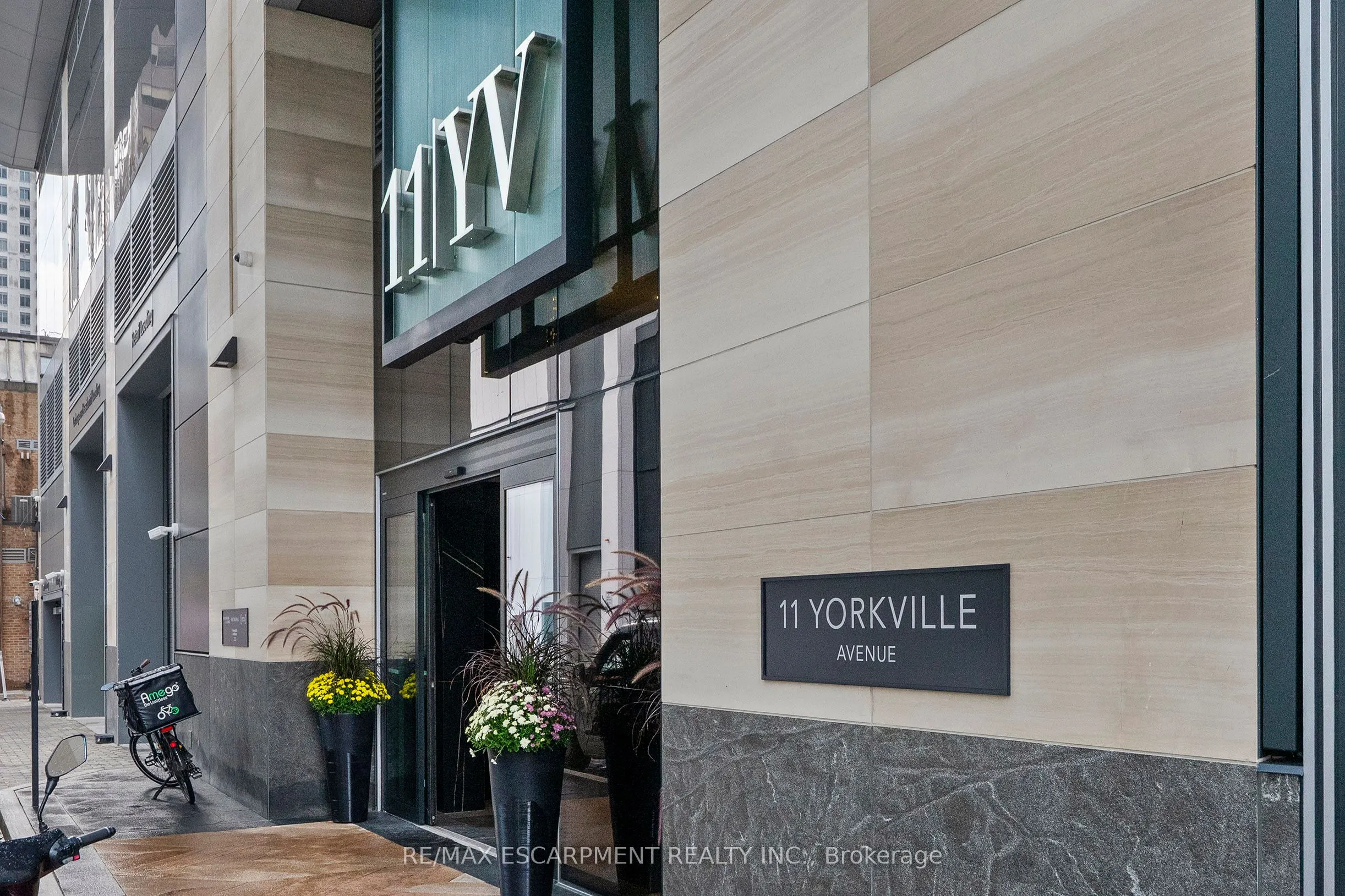11 Yorkville Avenue, #2113