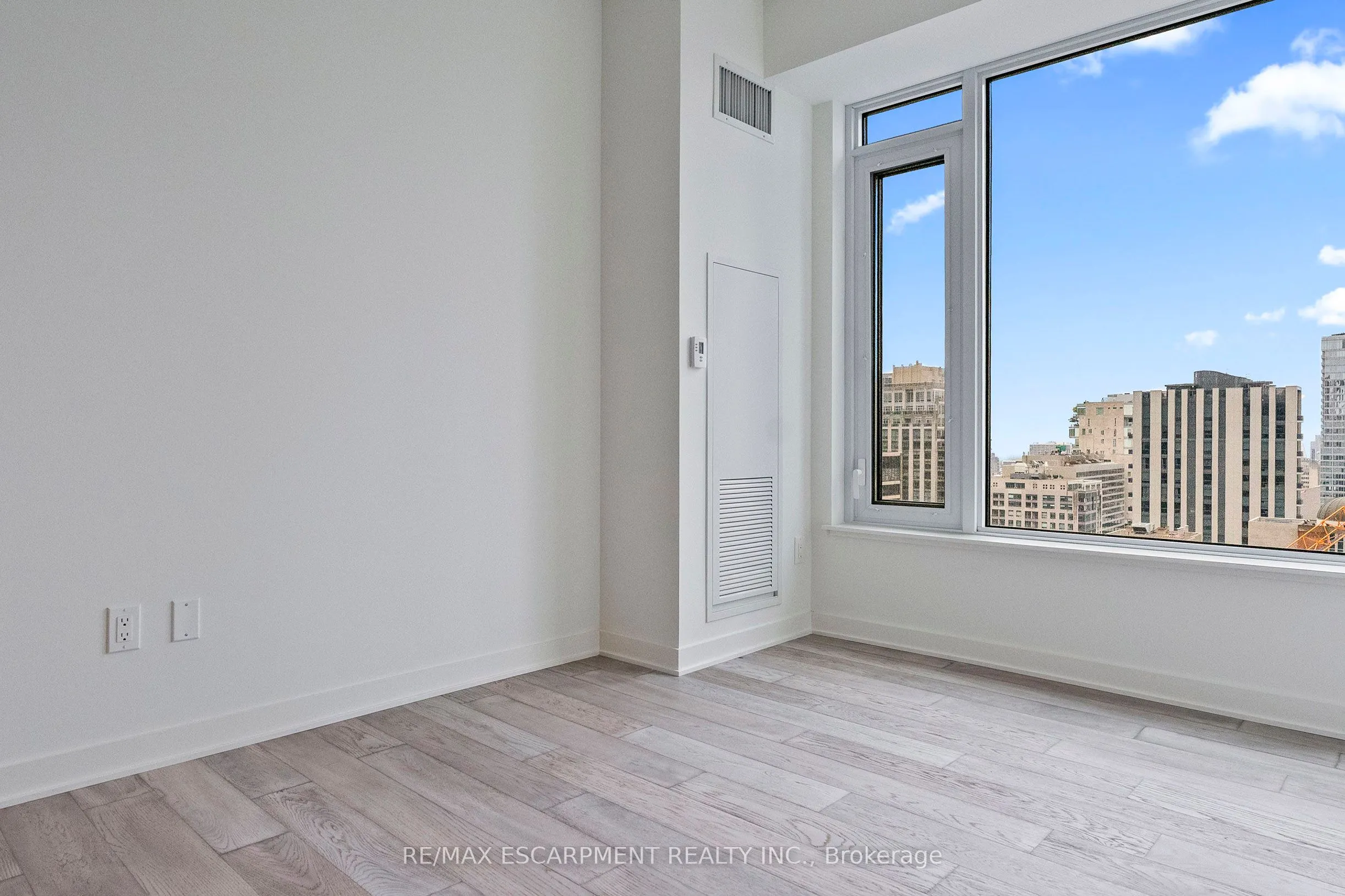 11 Yorkville Avenue, #2113