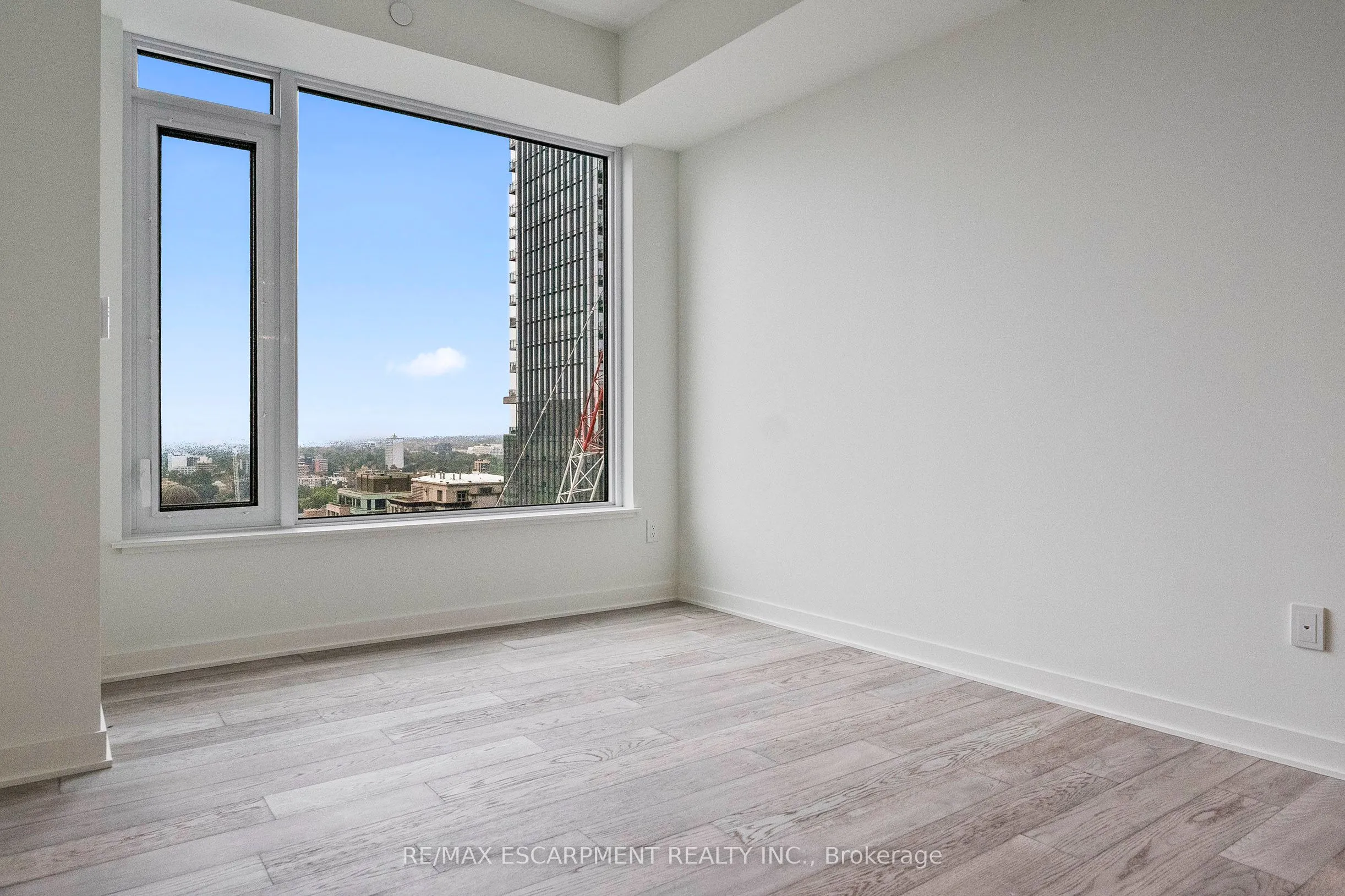 11 Yorkville Avenue, #2113