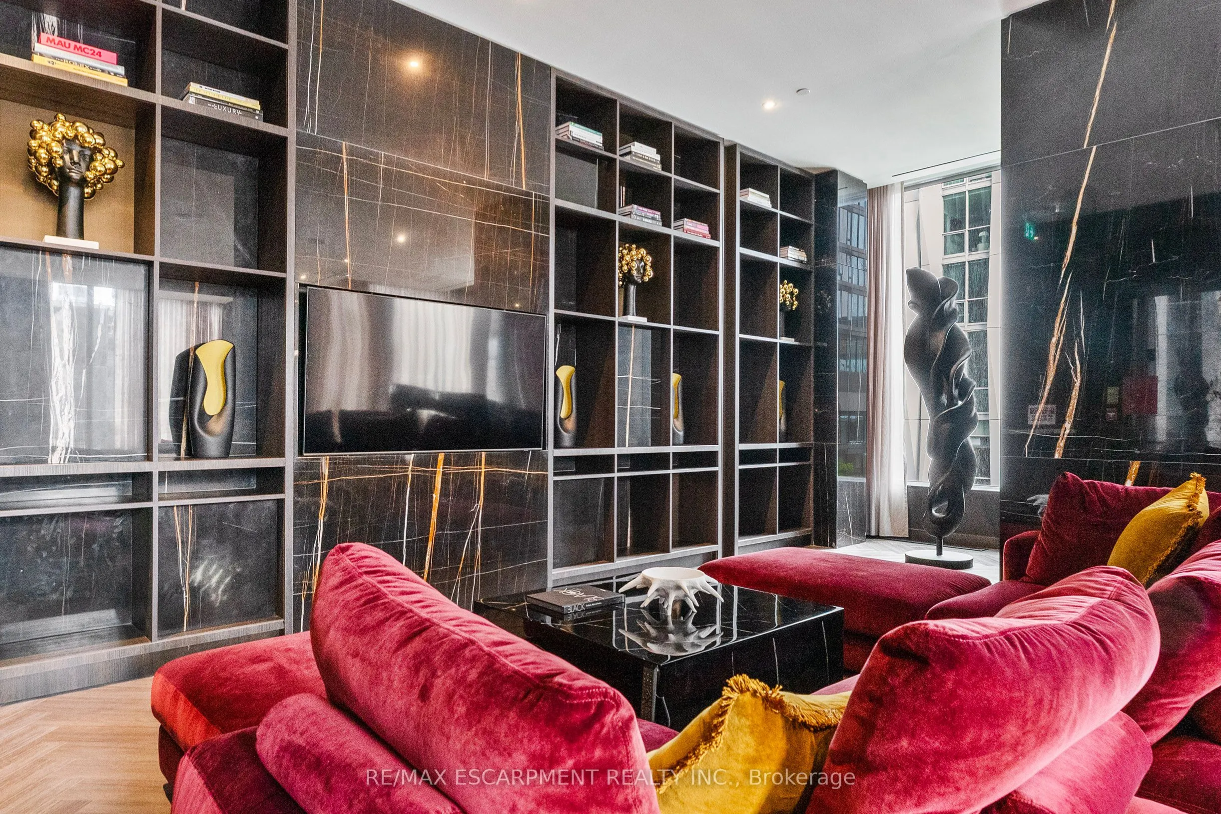 11 Yorkville Avenue, #2113