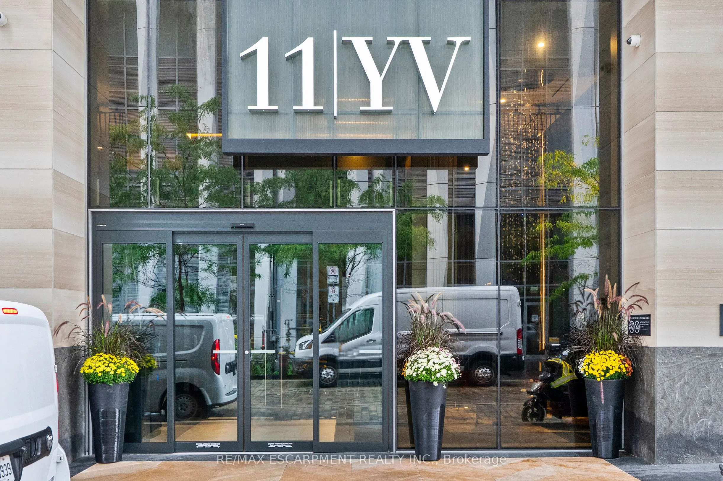 11 Yorkville Avenue, #2113