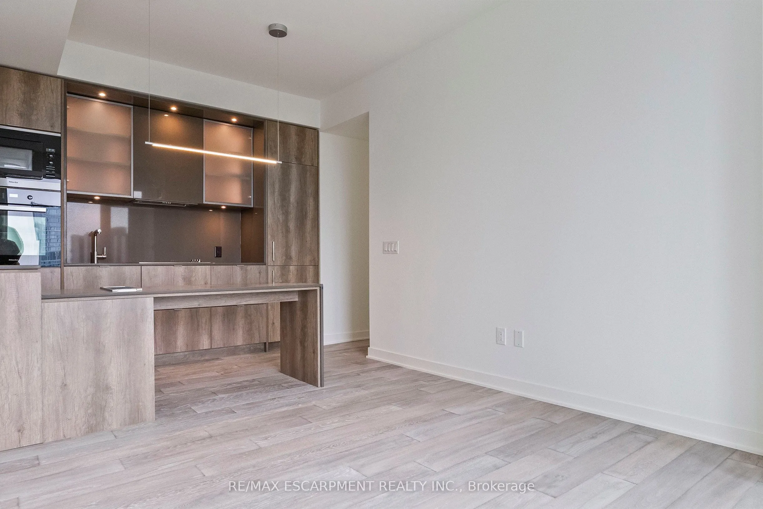 11 Yorkville Avenue, #2113