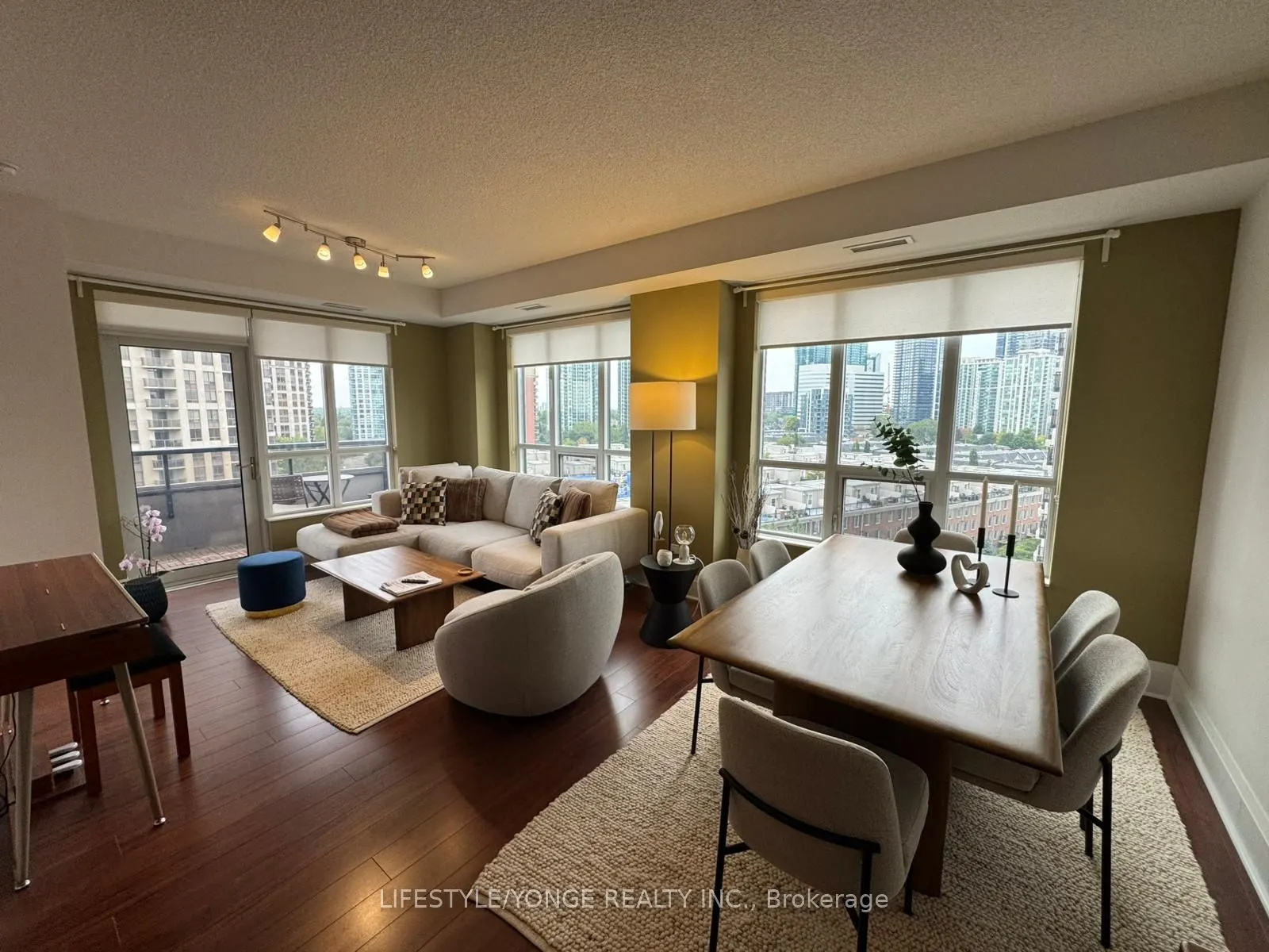 100 Harrison Garden Boulevard, #903