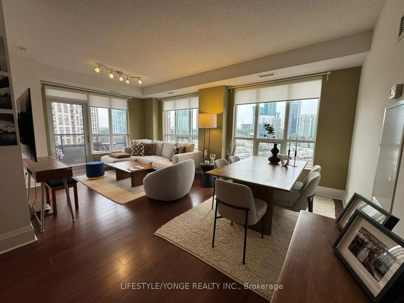 100 Harrison Garden Boulevard, #903