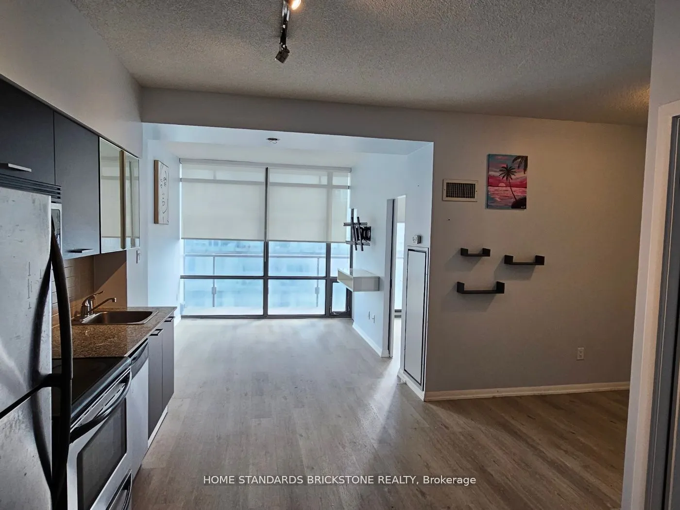37 Grosvenor Street, #2510