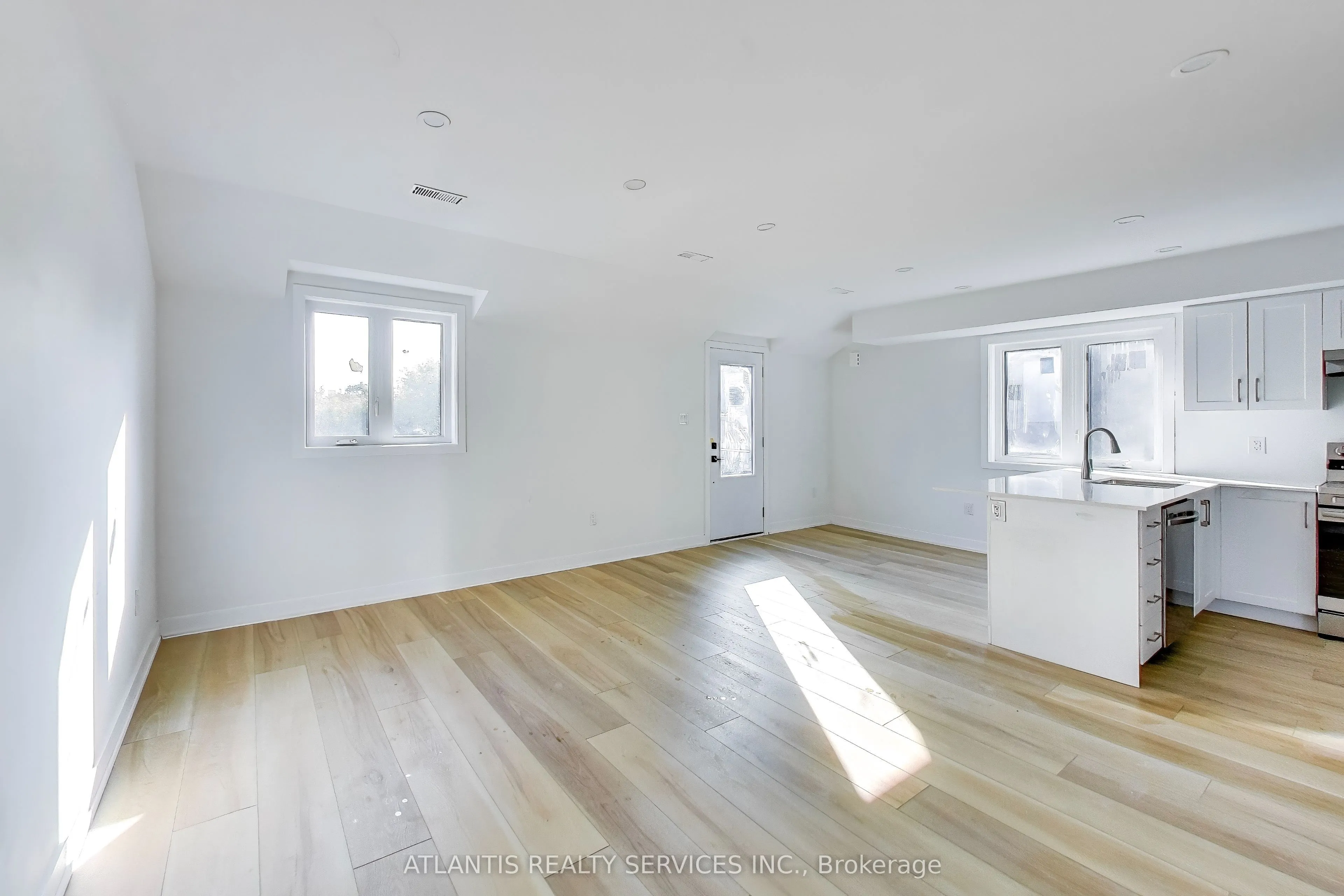 681 Dovercourt Road, #3
