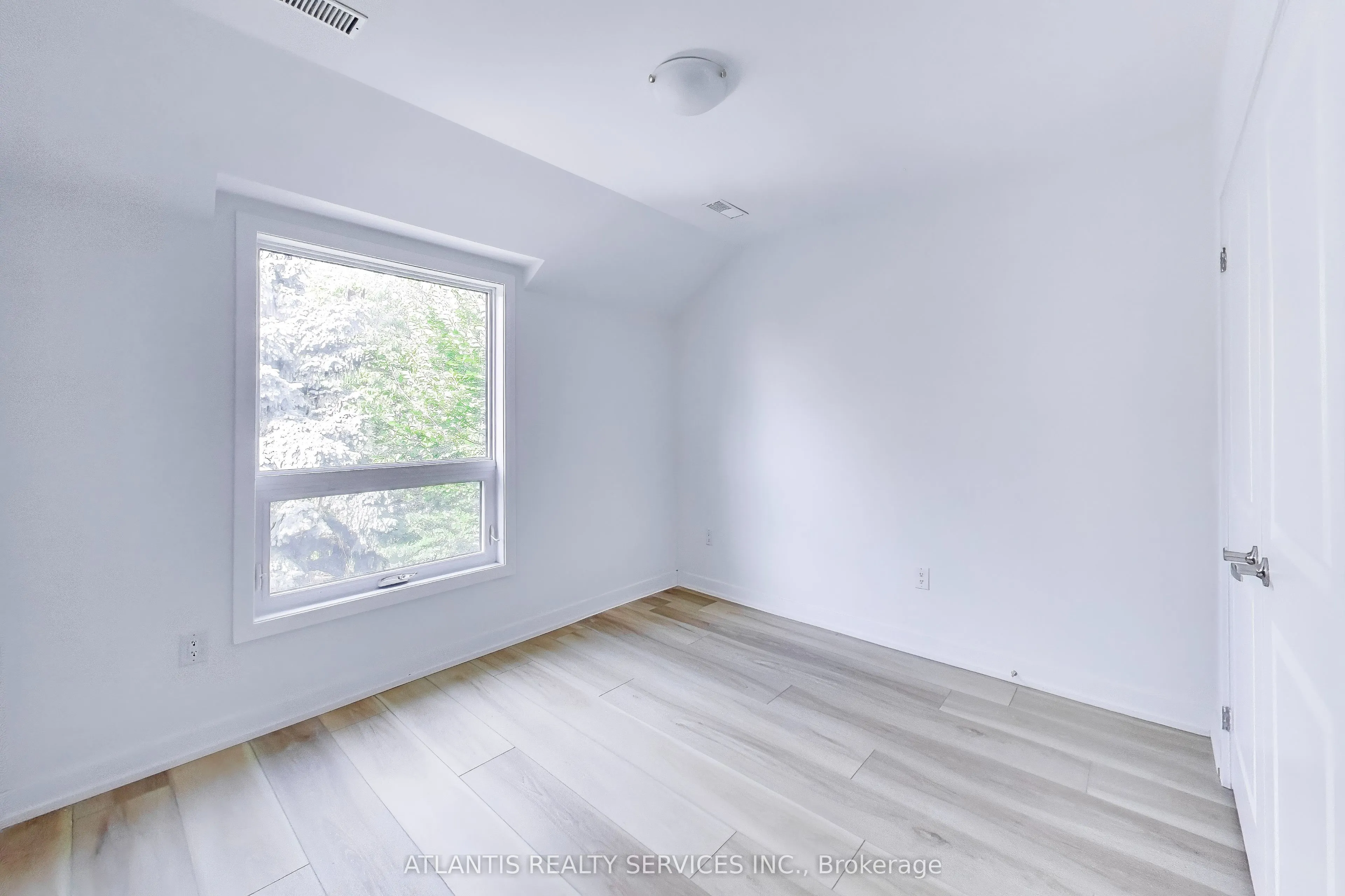 681 Dovercourt Road, #3