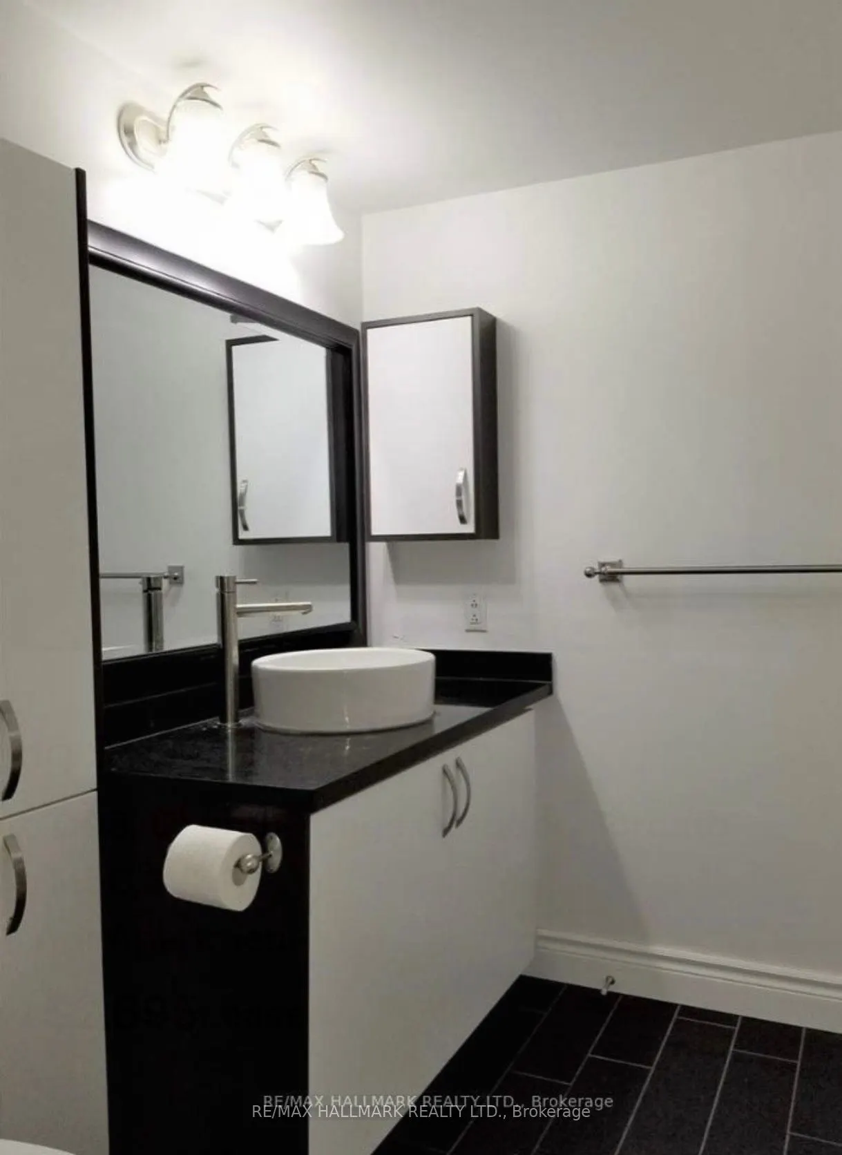 92 King Street E, #1404