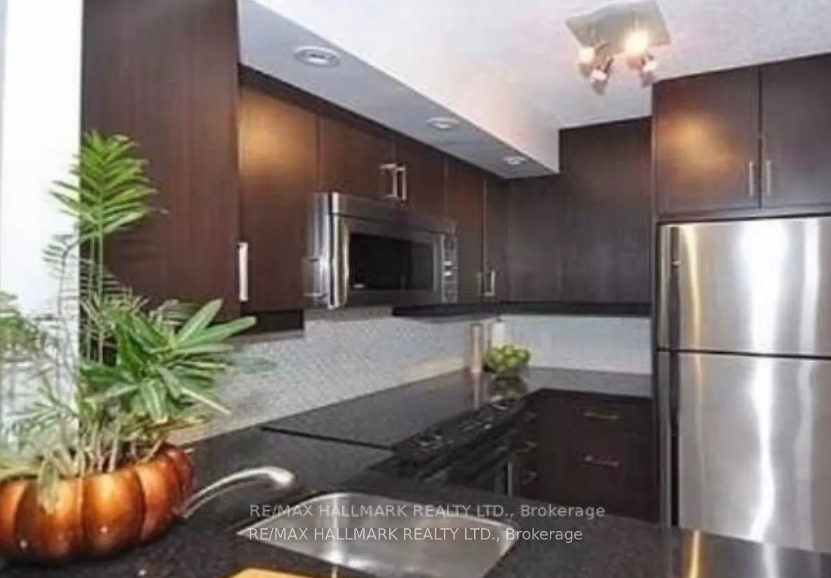 92 King Street E, #1404