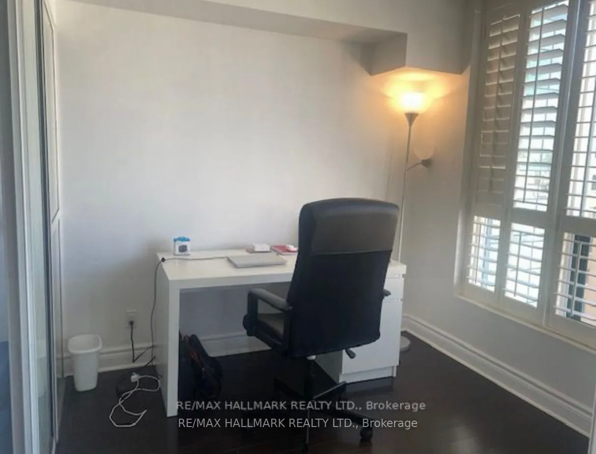 92 King Street E, #1404